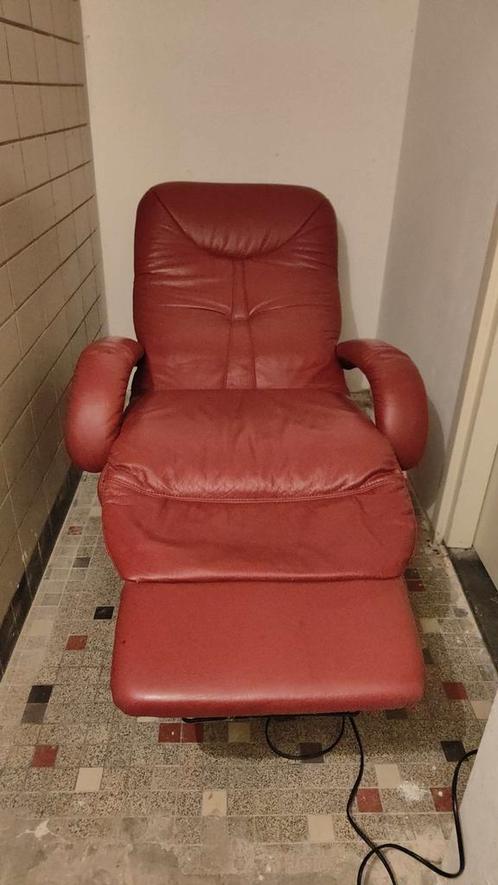 Luxe roodbonte leren Himolla sta op, electrische stoel, Huis en Inrichting, Fauteuils, Zo goed als nieuw, 50 tot 75 cm, Ophalen of Verzenden