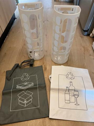 Houders en recycle tassen beschikbaar voor biedingen