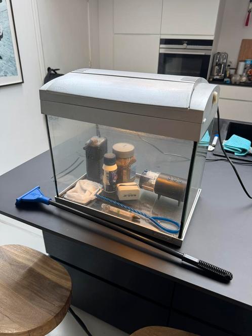 Superfish aquarium + filter, feeder, voer, etc, Dieren en Toebehoren, Vissen | Aquaria en Toebehoren, Zo goed als nieuw, Leeg aquarium