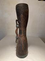2 Handdrums (Kundu) van de Sepik, Papoea Nieuw-Guinea, Antiek en Kunst, Kunst | Niet-Westerse kunst, Ophalen of Verzenden