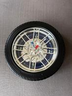Wiel , autoband klok . 35 cm . Zgan., Huis en Inrichting, Ophalen of Verzenden, Zo goed als nieuw, Analoog, Wandklok