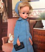 Sindy cape van Outfit Autumn Days 1977, muts, tas excl. pop, Ophalen of Verzenden, Gebruikt, Kleertjes