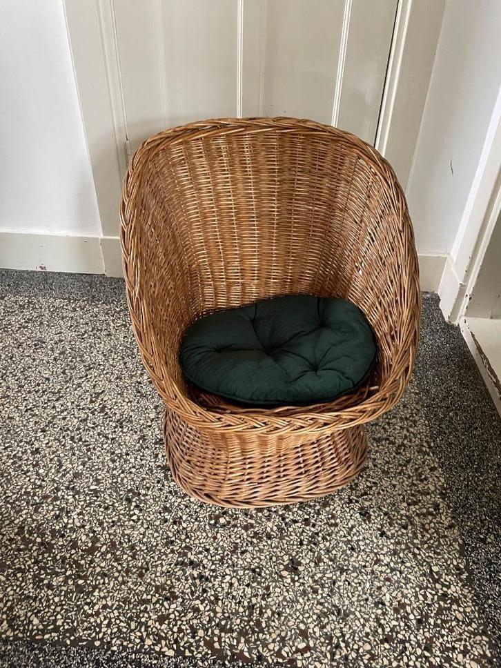 Rotan stoeltje kinderstoel strandstoel kuipstoel, Kinderen en Baby's, Kinderkamer | Tafels en Stoelen, Zo goed als nieuw, Stoel(en)