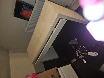 MALM IKEA KAPTAFEL.