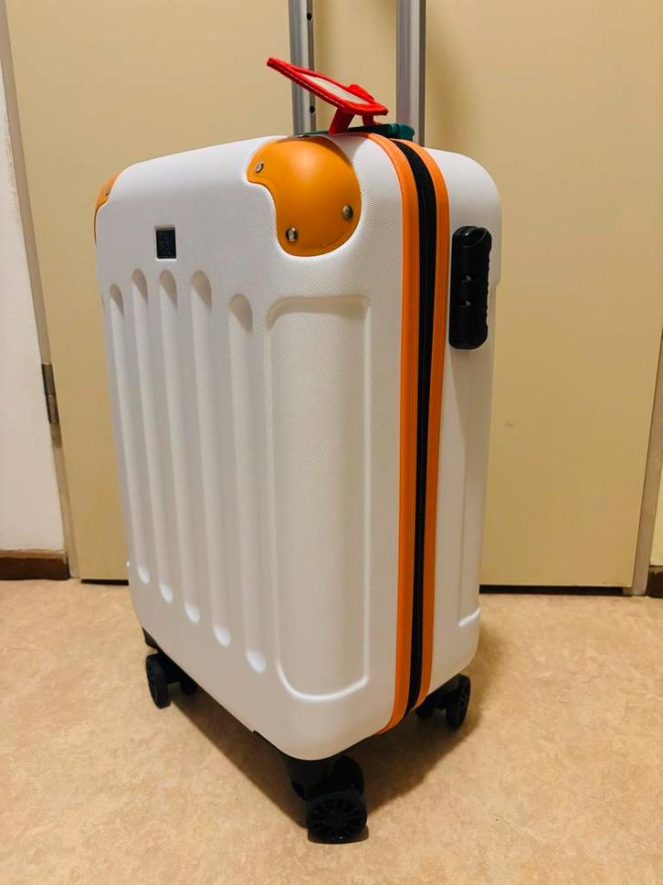 Witte Reiskoffer Trolley - Nieuw in doos!, Sieraden, Tassen en Uiterlijk, Koffers, Nieuw, Hard kunststof, 50 tot 60 cm, Minder dan 35 cm