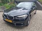 BMW 1-Serie 118I 100KW 5DR 2015 Zwart, Auto's, 1-Serie, Zwart, 4 cilinders, Zwart