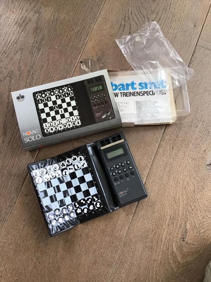 Schaakcomputer NOVAG SOLO vintage reismodel easy to carry, Computers en Software, Overige Computers en Software, Zo goed als nieuw