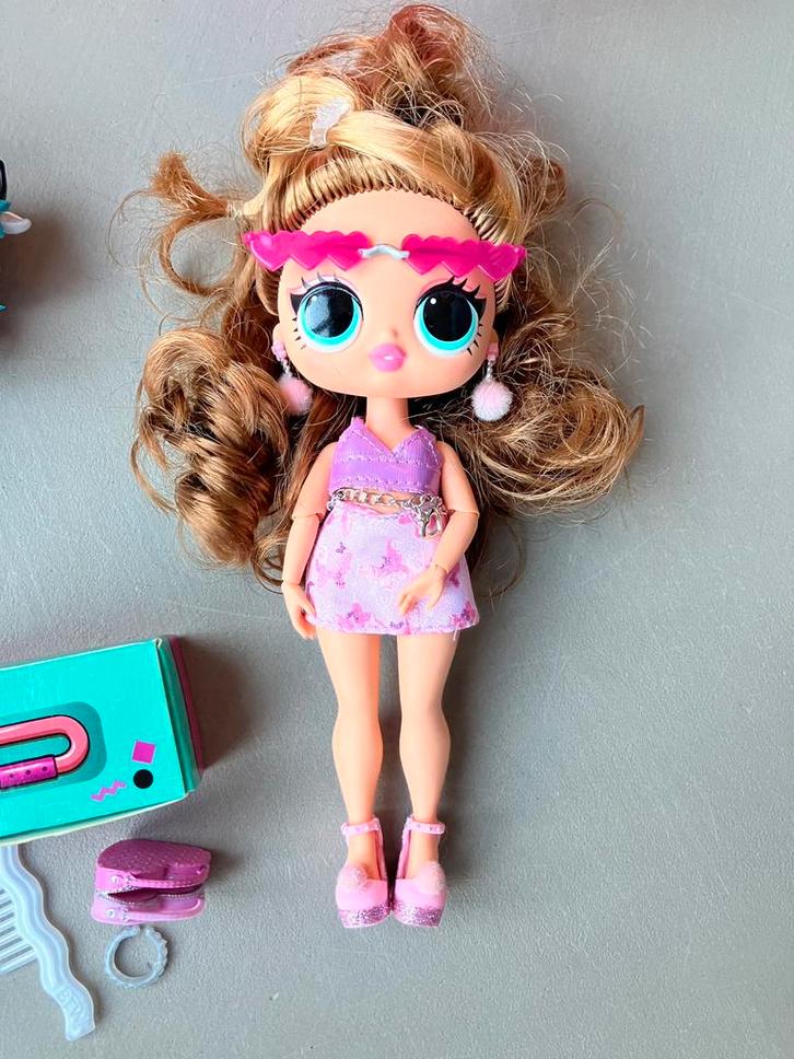 LOL Surprise 7 poppen inclusief gratis stickers, Kinderen en Baby's, Speelgoed | Poppen, Ophalen of Verzenden