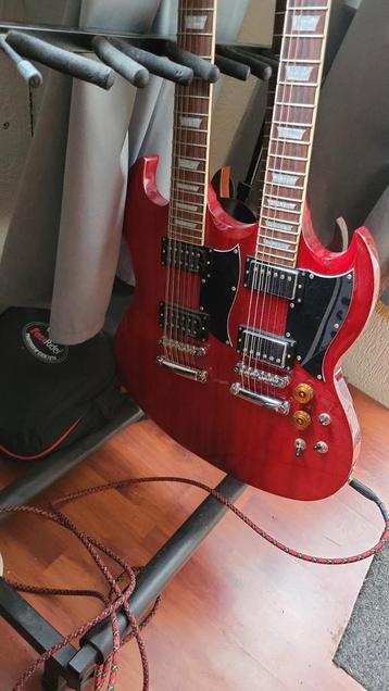 Harley Benton DC Custom 6/12 Cherry Red beschikbaar voor biedingen