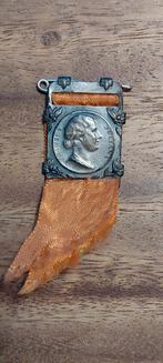 Vintage speld Prinses Juliana. Vóór 1948., Ophalen of Verzenden, Overige materialen, Nederland