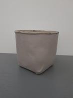 Leuke bloempot, Steen, Vierkant, Binnen, Ophalen of Verzenden