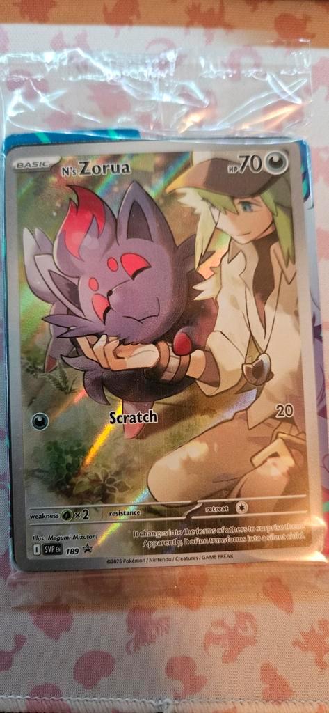 N's Zorua Pokémonkaart - Nieuw in verpakking! Promo, Hobby en Vrije tijd, Verzamelkaartspellen | Pokémon, Nieuw, Losse kaart, Foil