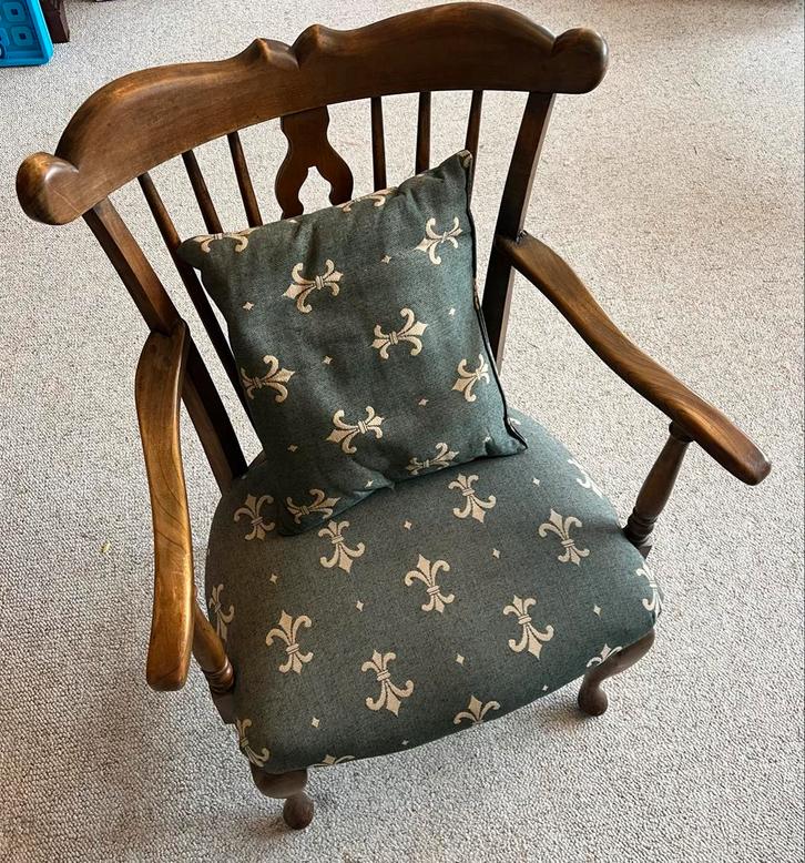 Houten Windsor Fauteuil met Groene Bekleding, Huis en Inrichting, Stoelen, Gebruikt, Eén, Hout, Overige kleuren, Ophalen