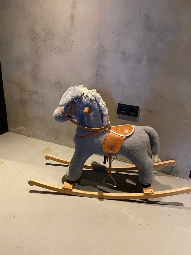 Grijs hobbelpaard, Ophalen, Gebruikt, Paard