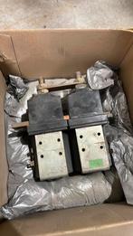 Boegschroef relais vetus 24volt, Watersport en Boten, Ophalen of Verzenden, Zo goed als nieuw