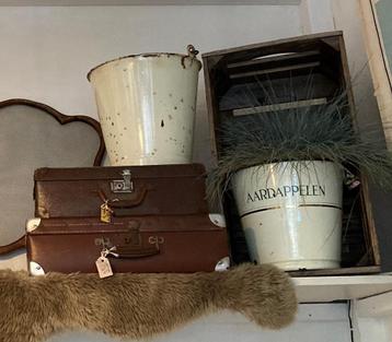 Brocante raamhorren - koffers - emmers - fruitkistjes beschikbaar voor biedingen