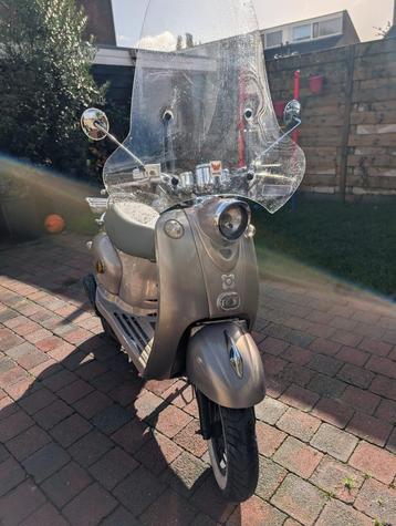 scooter AGM new flash beschikbaar voor biedingen