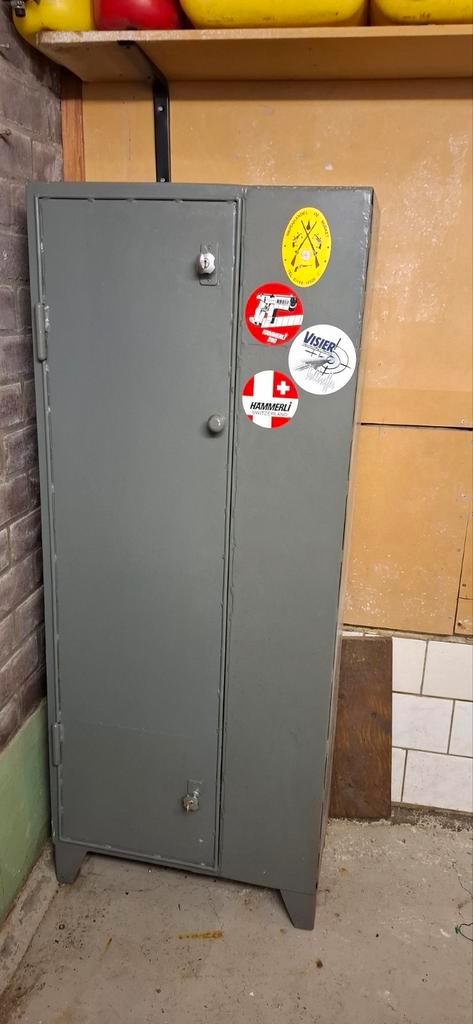 Wapenkluis, Huis en Inrichting, Kasten | Lockerkasten, Zo goed als nieuw, Ophalen
