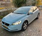 Volvo V40 2.0 T2 2016 | Blauw | 2 bandensets | Trekhaak, Auto's, Volvo, Voorwielaandrijving, Beige, 4 cilinders, Blauw