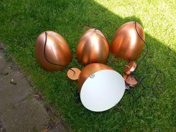 Hanglamp Abel is een koperkleurige hanglamp  beschikbaar voor biedingen
