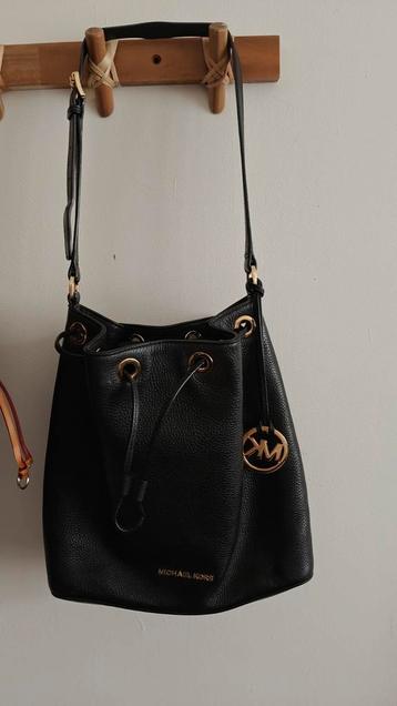 Michael Kors Jules Bucket Bag origineel beschikbaar voor biedingen
