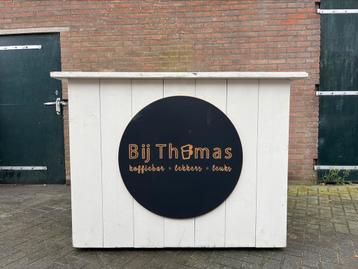 Stevige bar van stijgerhout, wit beschikbaar voor biedingen