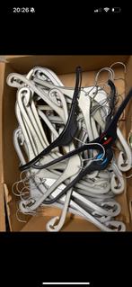 Gratis kledinghangers, Kleding | Dames, Kledinghangers, Ophalen of Verzenden, Zo goed als nieuw, Kunststof