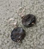 DB38 Oorbellen labradoriet in larvikiet muntjes 15x15mm, Hangers, Verzenden, Nieuw, Zilver