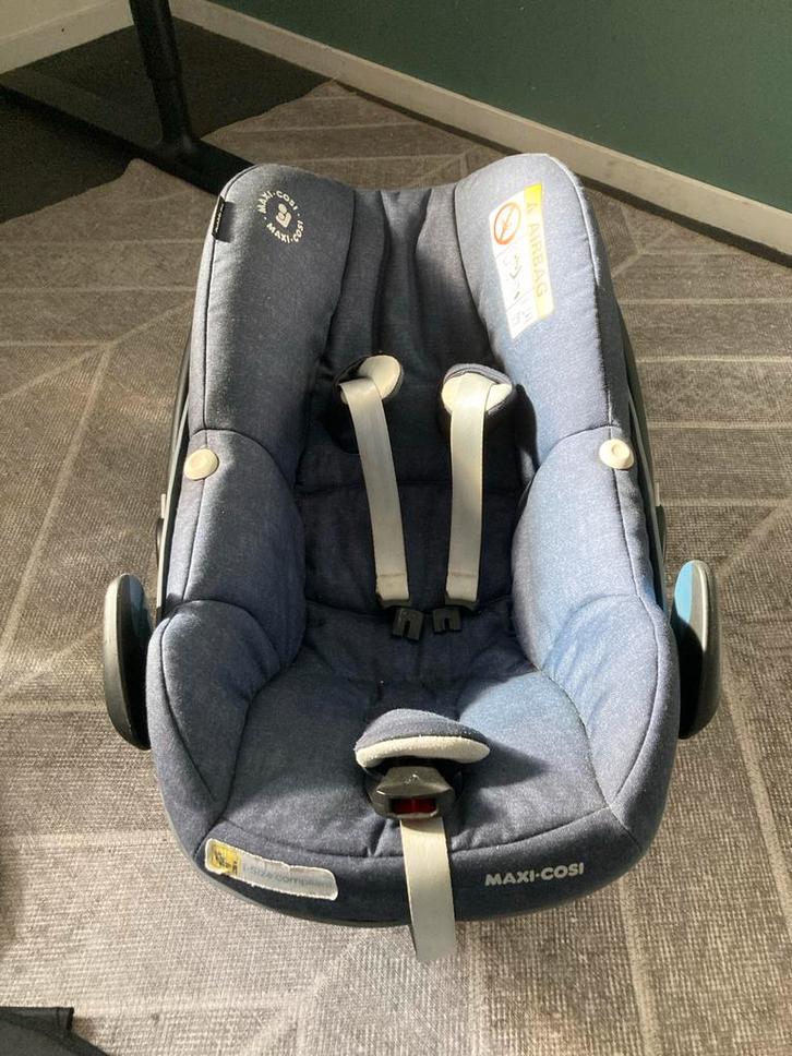 Blauwe Maxi Cosi Pebble I-size, Kinderen en Baby's, Autostoeltjes, Gebruikt, Maxi-Cosi, 0 t/m 13 kg, Autogordel of Isofix, Zijbescherming