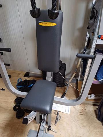 Krachtstation - Borst, Rug, Biceps, Triceps beschikbaar voor biedingen
