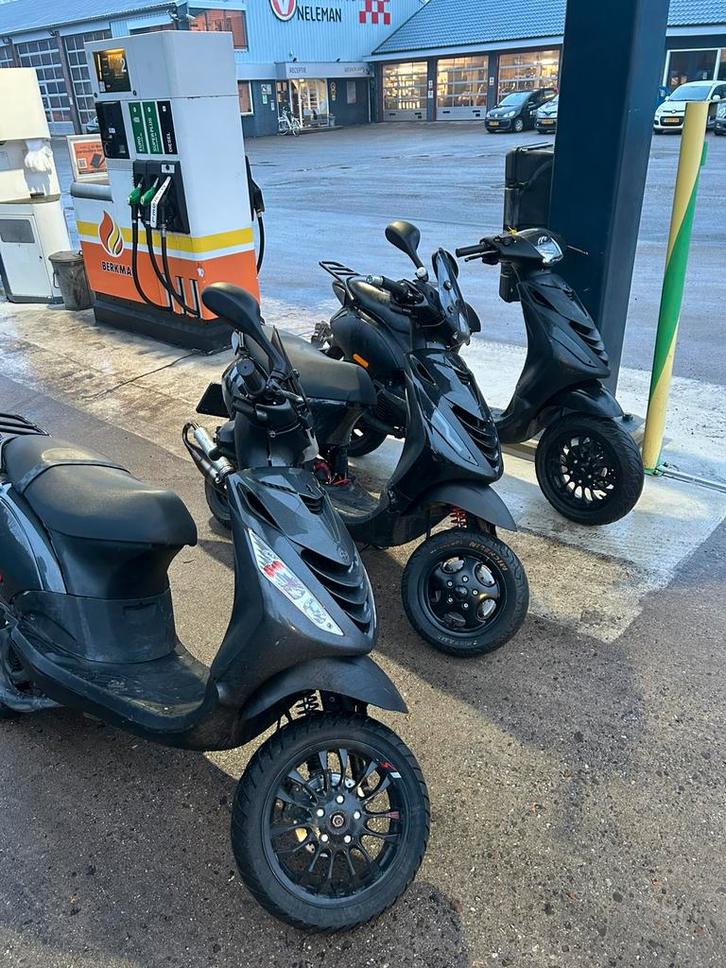 Piaggio zip 125cc 4t Leader, Fietsen en Brommers, Scooters | Piaggio, Zo goed als nieuw, Zip, Benzine, Ophalen of Verzenden