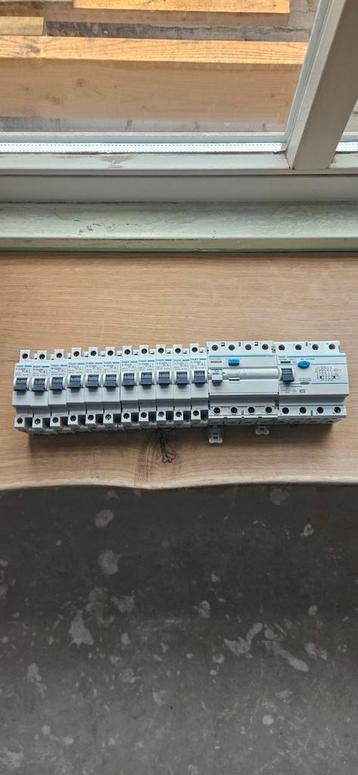 Meterkast onderdelen hager, automaat, aardlekautomaat beschikbaar voor biedingen