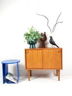 vintage Deens kastje eiken fineer schuifdeurtjes, Verzamelen, Retro, Ophalen of Verzenden, Huis en Inrichting
