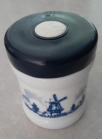 Vintage opaline tabaks/ sigaren pot  beschikbaar voor biedingen