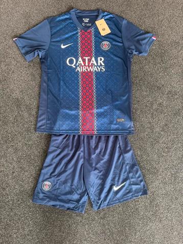 NIEUW PSG-shirt+broek XL seizoen 2025-2026 beschikbaar voor biedingen