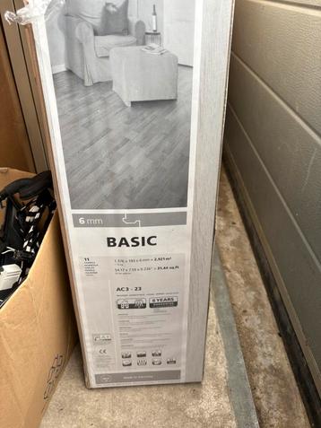 4 pakken ong 12m2 nieuwe laminaat 137x19 cm beschikbaar voor biedingen