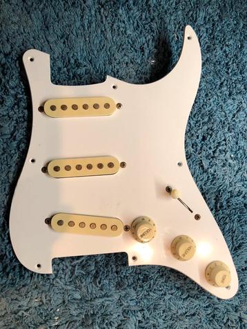 Squier Strat slagplaat - vintage look beschikbaar voor biedingen