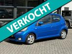 Toyota Aygo 1.0-12V Dynamic Blue Airco Automaat 5 drs NAP AP, Stof, Gebruikt, Zwart, 68 pk