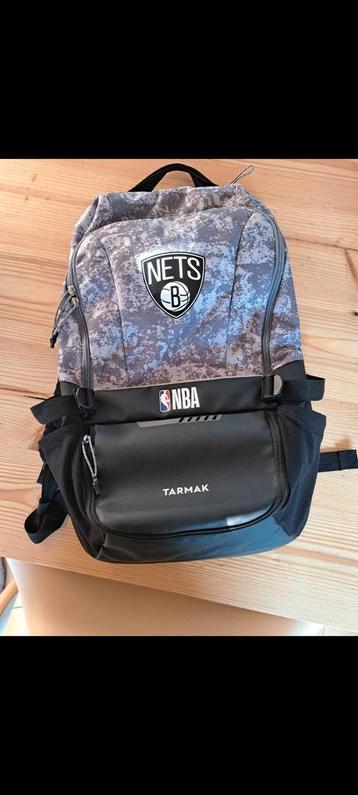 Basketbal tas NBA van de Nets beschikbaar voor biedingen