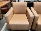 2 okergele/bruine fauteuils €35,- p.s, Ophalen, ., ., .