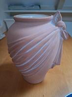 Leuke vaas met strik - 26 cm hoog, Ophalen, Overige kleuren, Aardewerk of Porselein, Zo goed als nieuw