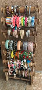 Partij armbanden inclusief houten display, Ophalen of Verzenden, Nieuw, Overige kleuren, Overige materialen