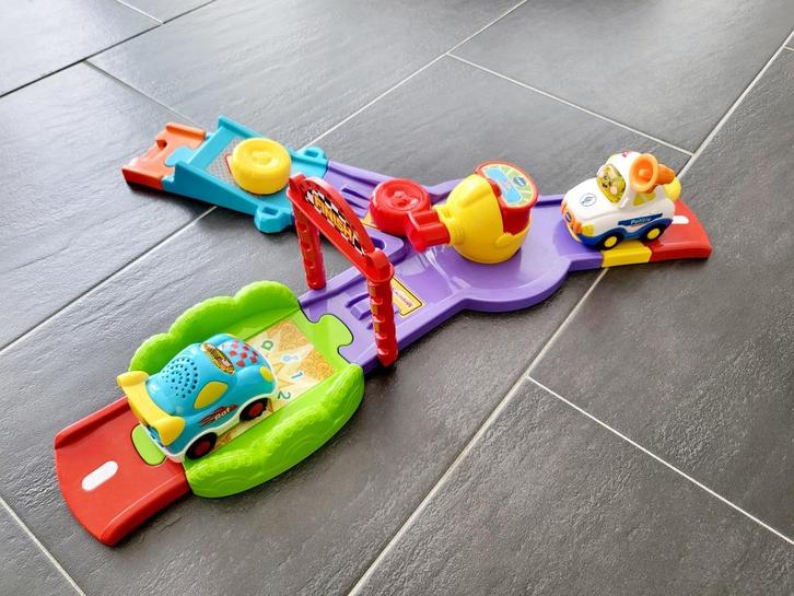 Toet toet auto lanceerbaan, Kinderen en Baby's, Speelgoed | Speelgoedvoertuigen, Zo goed als nieuw, Ophalen