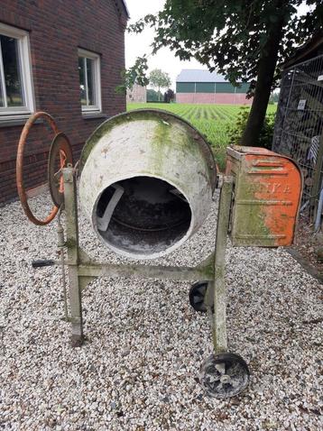 atika betonmolen elektrisch beschikbaar voor biedingen