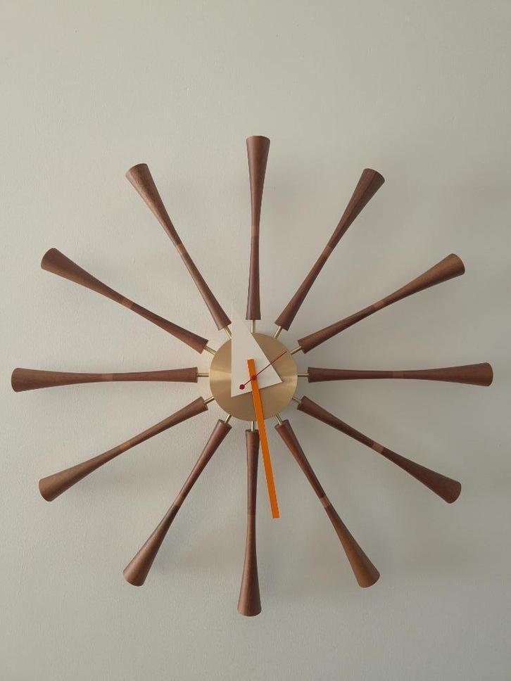 Vitra Spindle Wall Clock - George Nelson, Huis en Inrichting, Woonaccessoires | Klokken, Zo goed als nieuw, Wandklok, Analoog