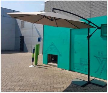 Zweefparasol 300cm Grote Hangprasol Noeuw in doos!!!! beschikbaar voor biedingen