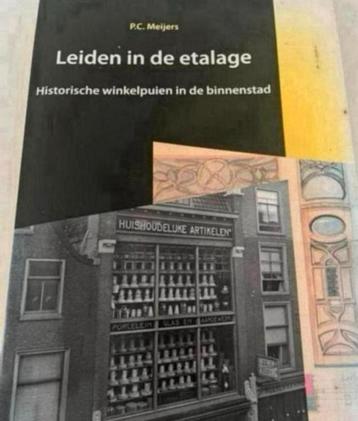 P.CMeijers Leiden in de etalage winkelpuien in de binnenstad beschikbaar voor biedingen