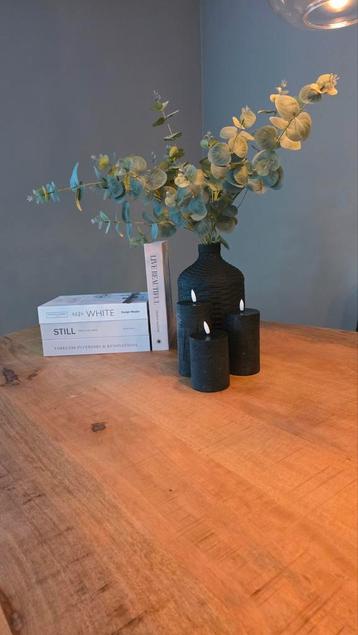 Mooie decoratieve vazen beschikbaar voor biedingen