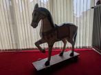 Vintage houten paard, Ophalen