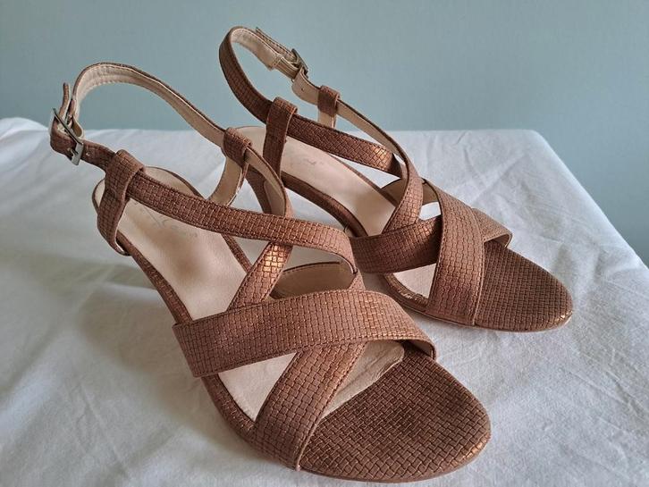 Koper kleurige open pumps, maat 41 met 7 cm hak, Kleding | Dames, Schoenen, Gedragen, Overige kleuren, Verzenden